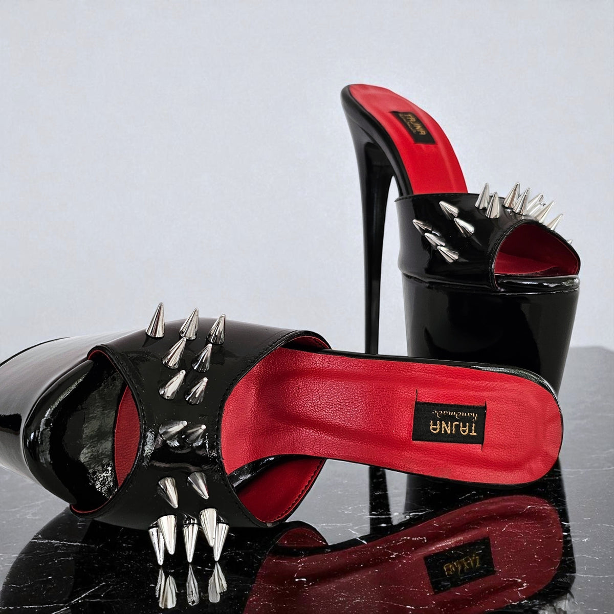 tajna-black-gloss-spike-high-