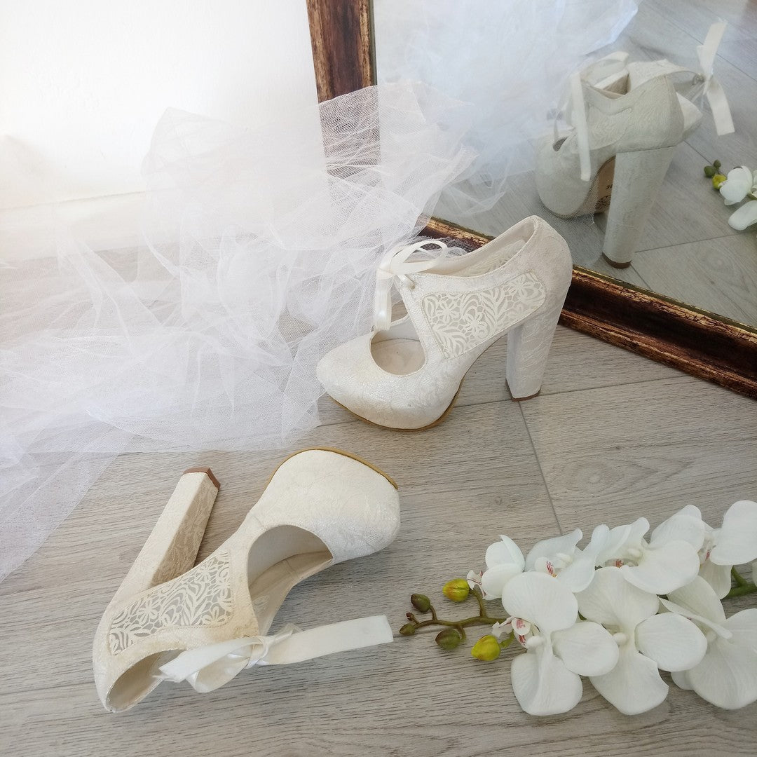Bridal Lace Chunky Heel Platform Shoes - Tajna Club