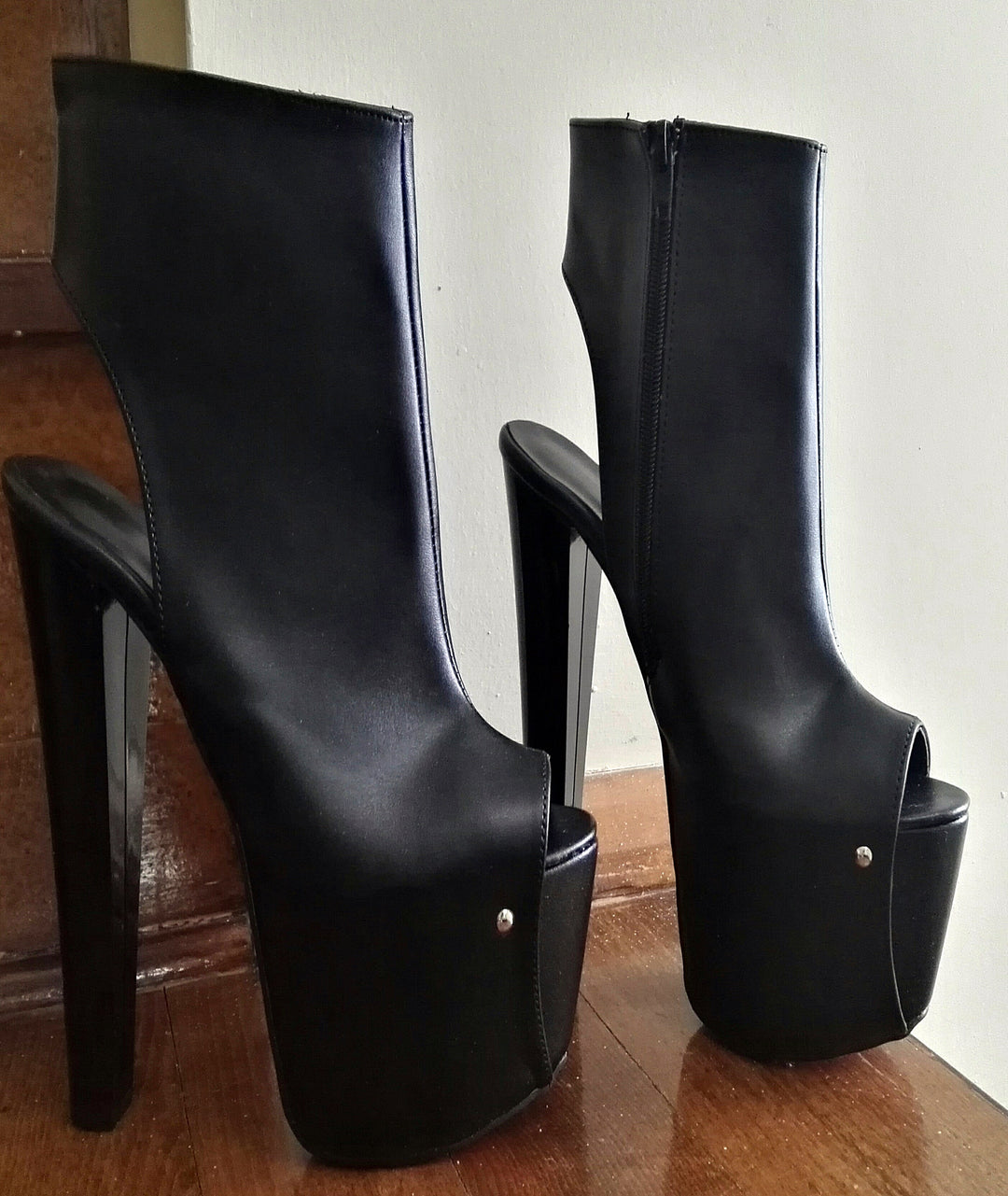 Black Peep Toe 19 cm Open Back Booties - Tajna Club