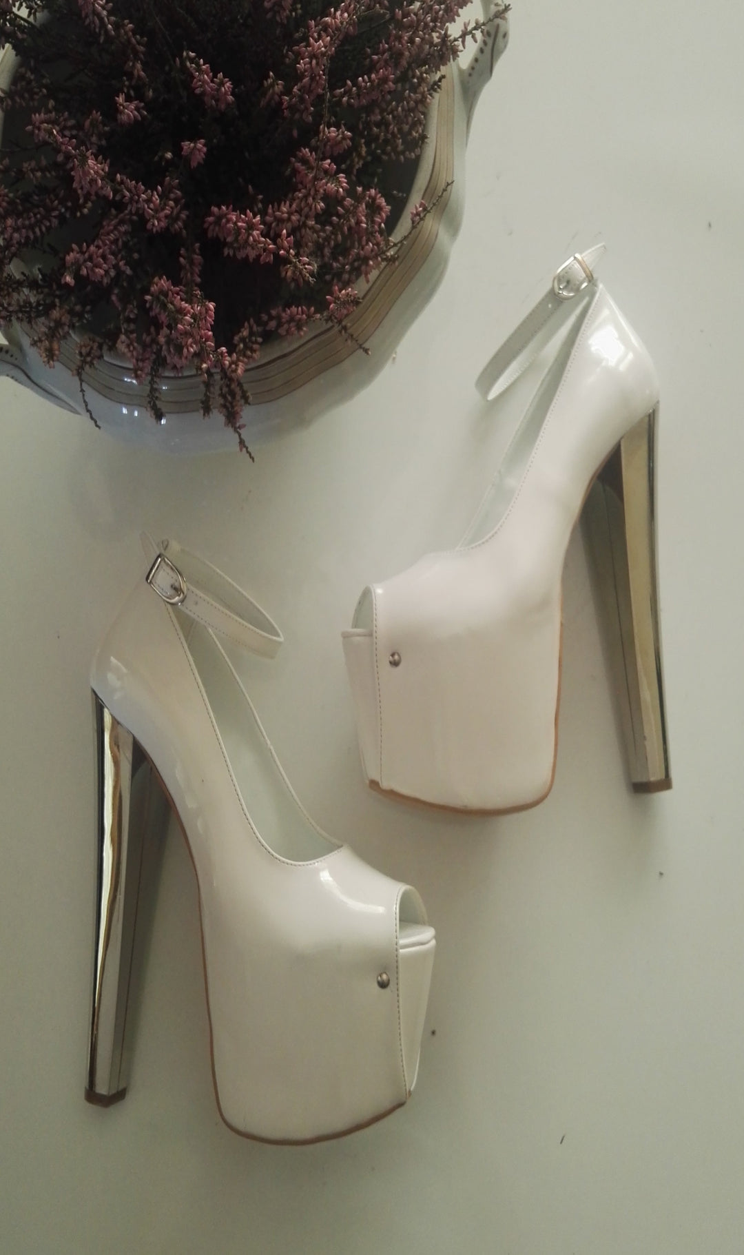 Cream Patent Leather 19 cm High Heel Shoes - Tajna Club