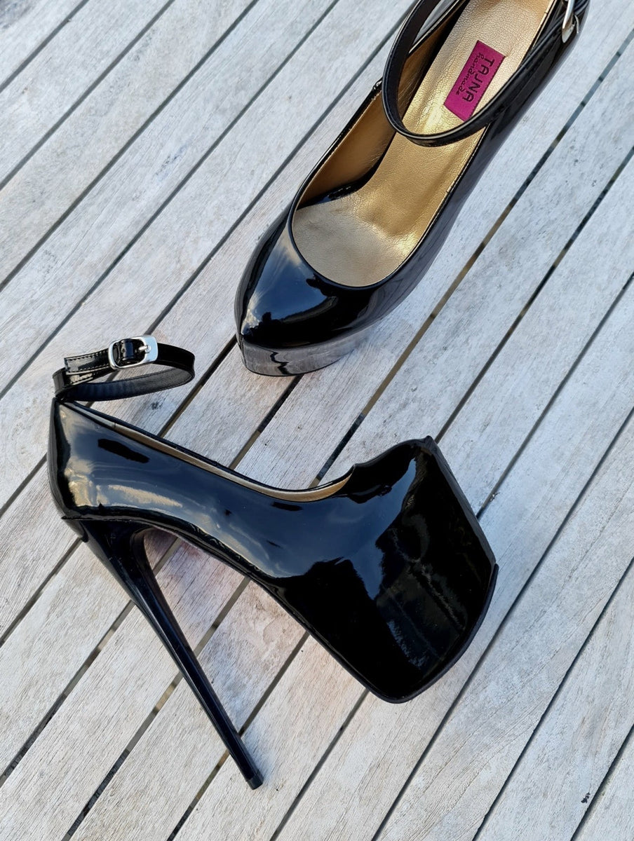 black-gloss-high-heel-fetish-
