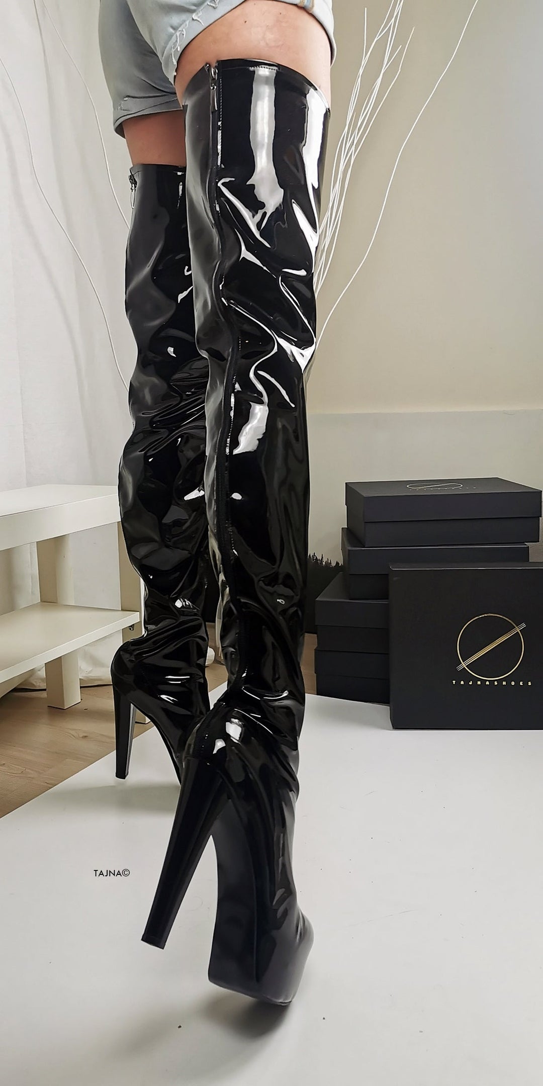 Black Gloss Thigh High Chunky Heel Boots - Tajna Club