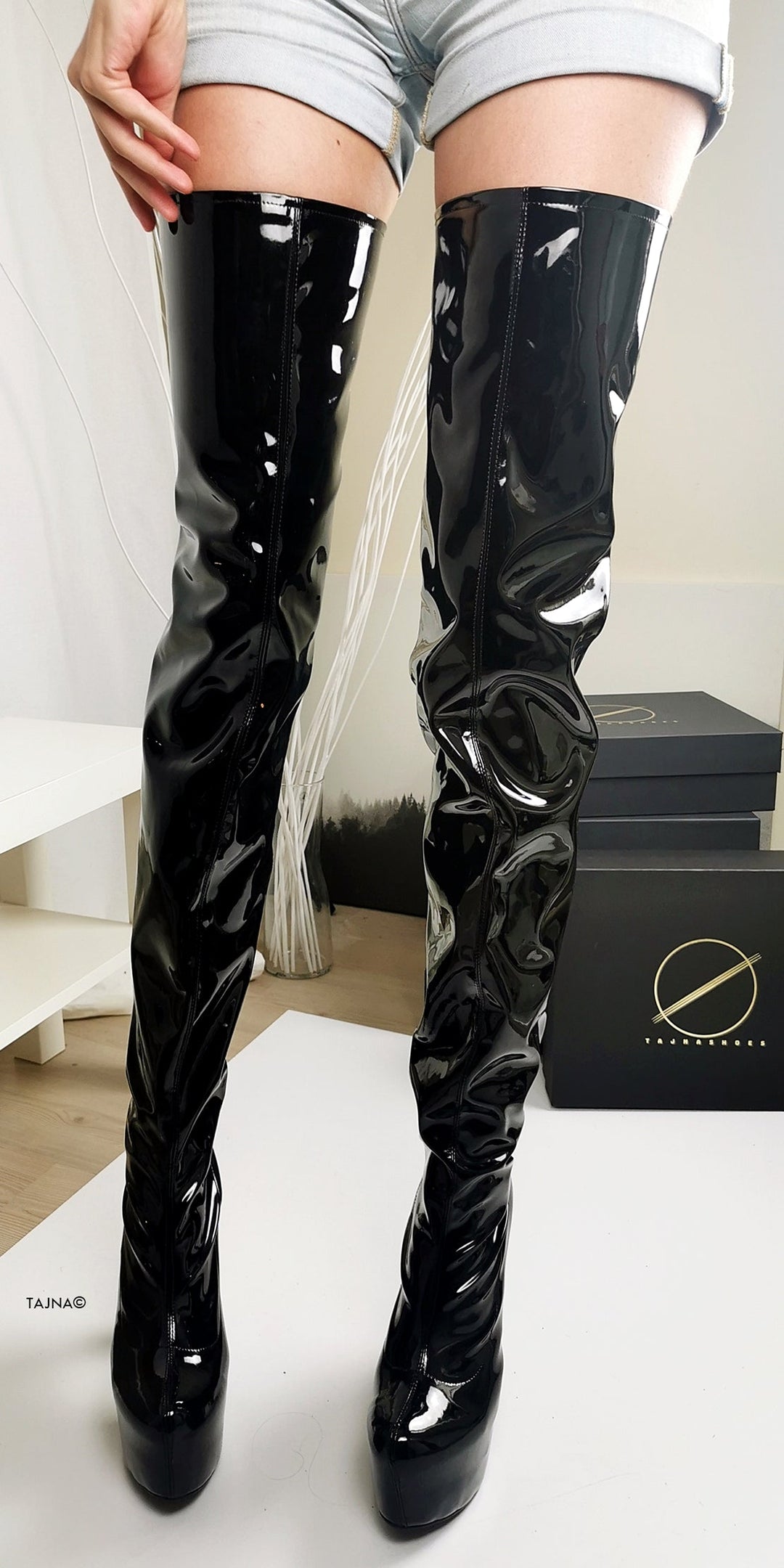 Black Gloss Thigh High Chunky Heel Boots - Tajna Club