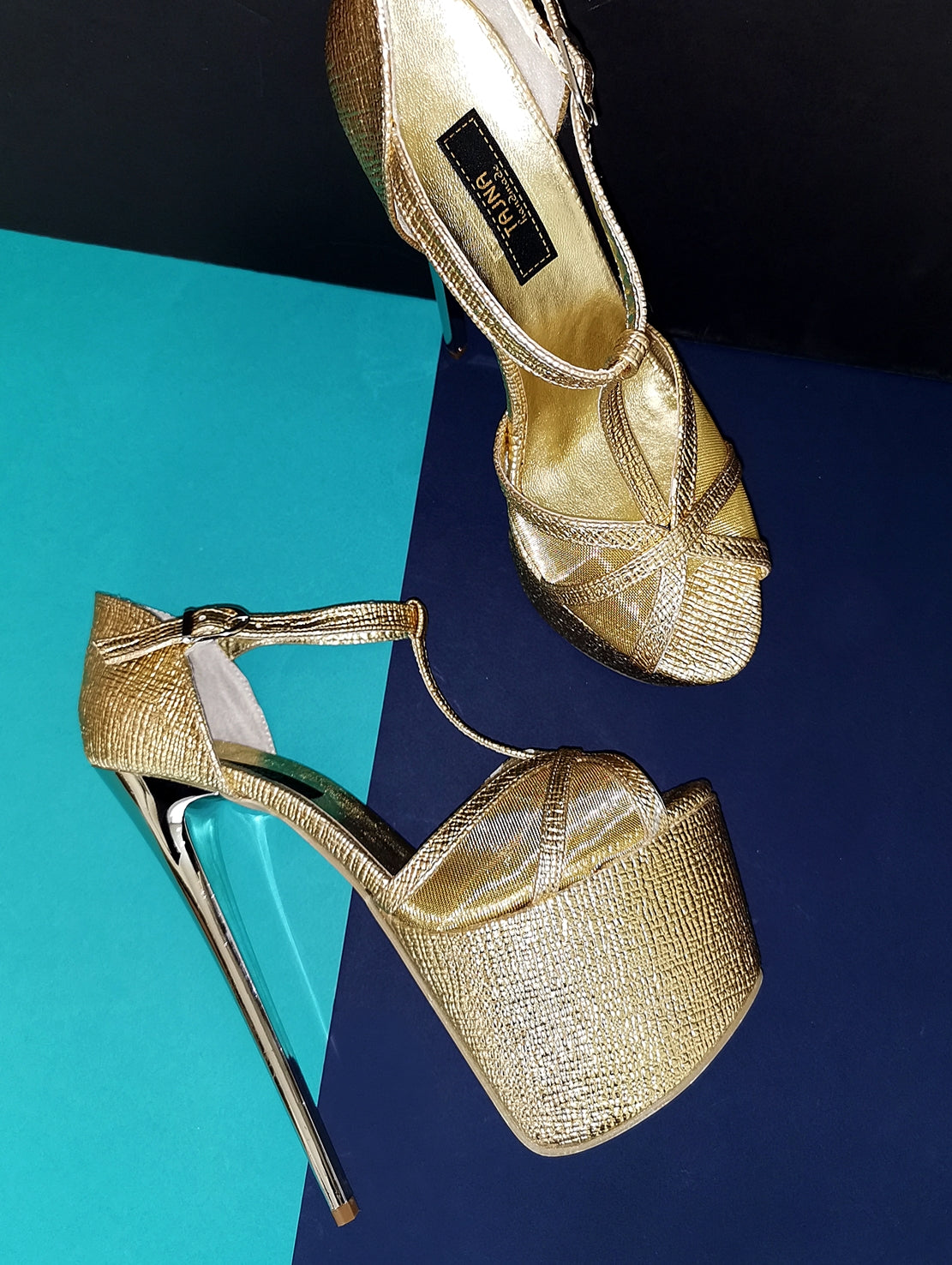 Romantic T-Strap Golden Heels - Tajna Club