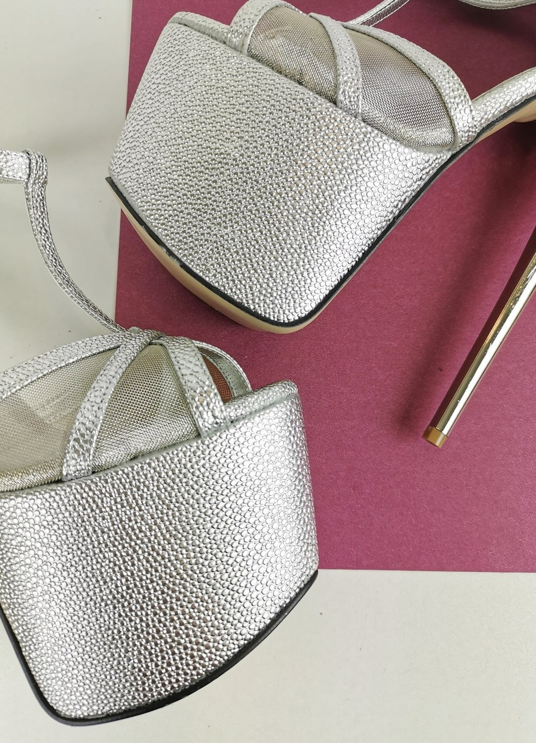 Romantic T-Strap Silver Heels - Tajna Club