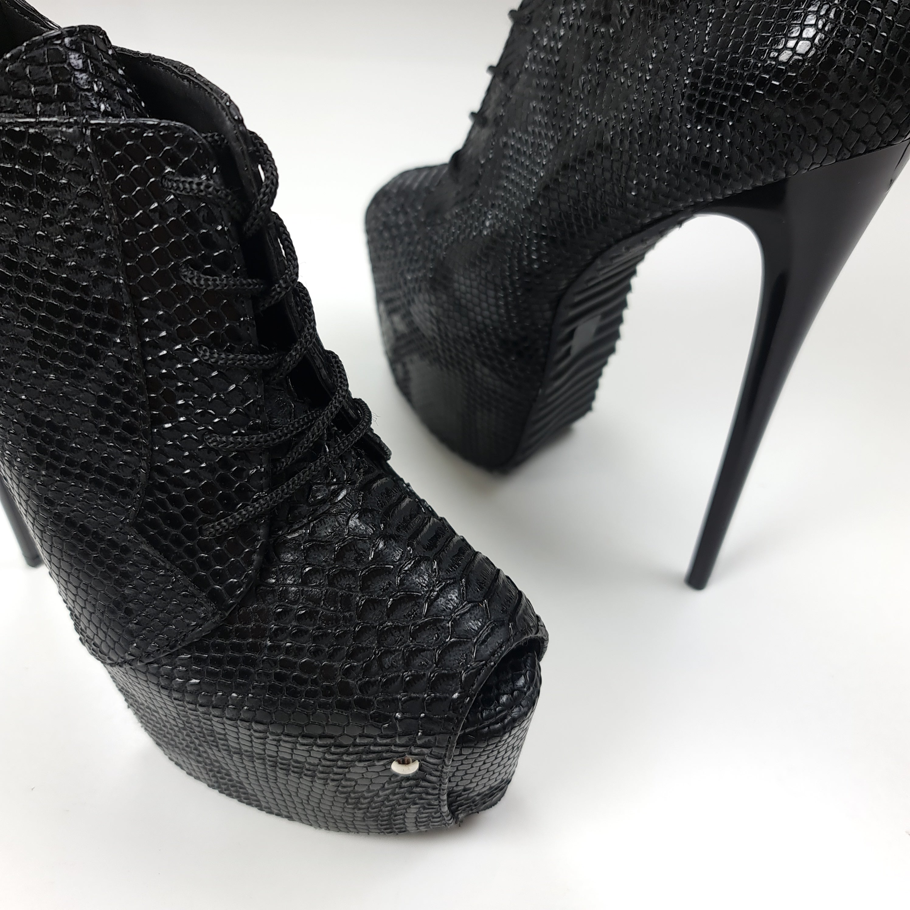 Serrated Sole Black Oxford Croco Ankle Heels Tajna Club Shoes