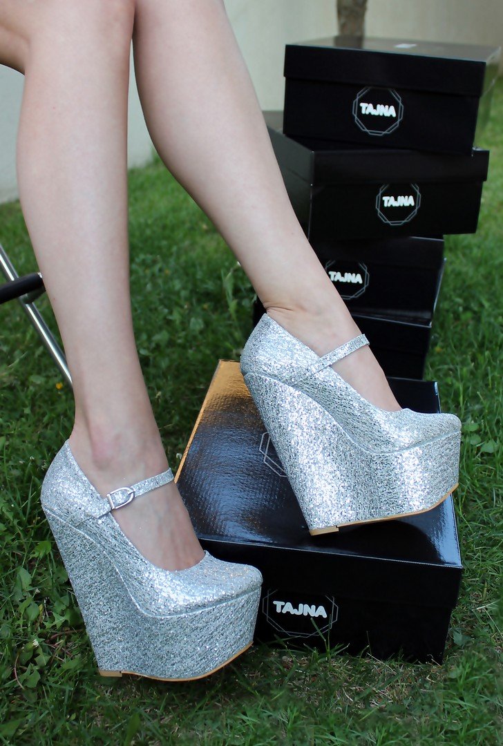 Silver Shiny Heel Wedge Shoes - Tajna Club