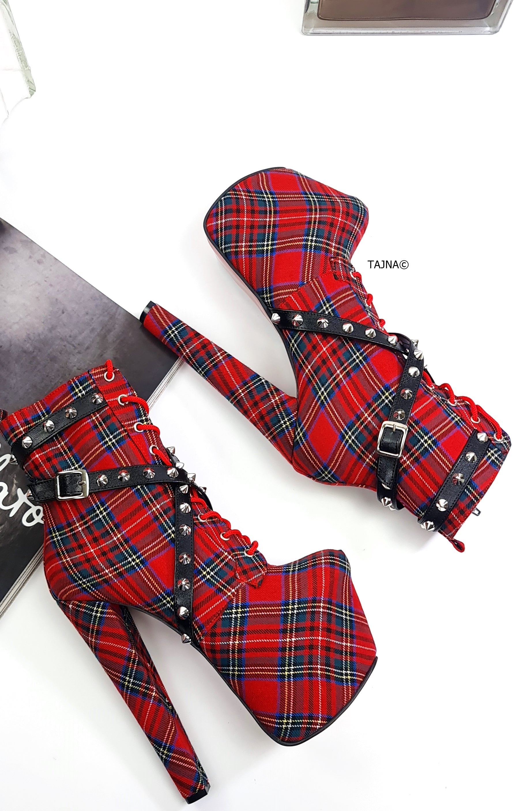 tajna-club-bondage-fetish-high-heel-boots-shoes