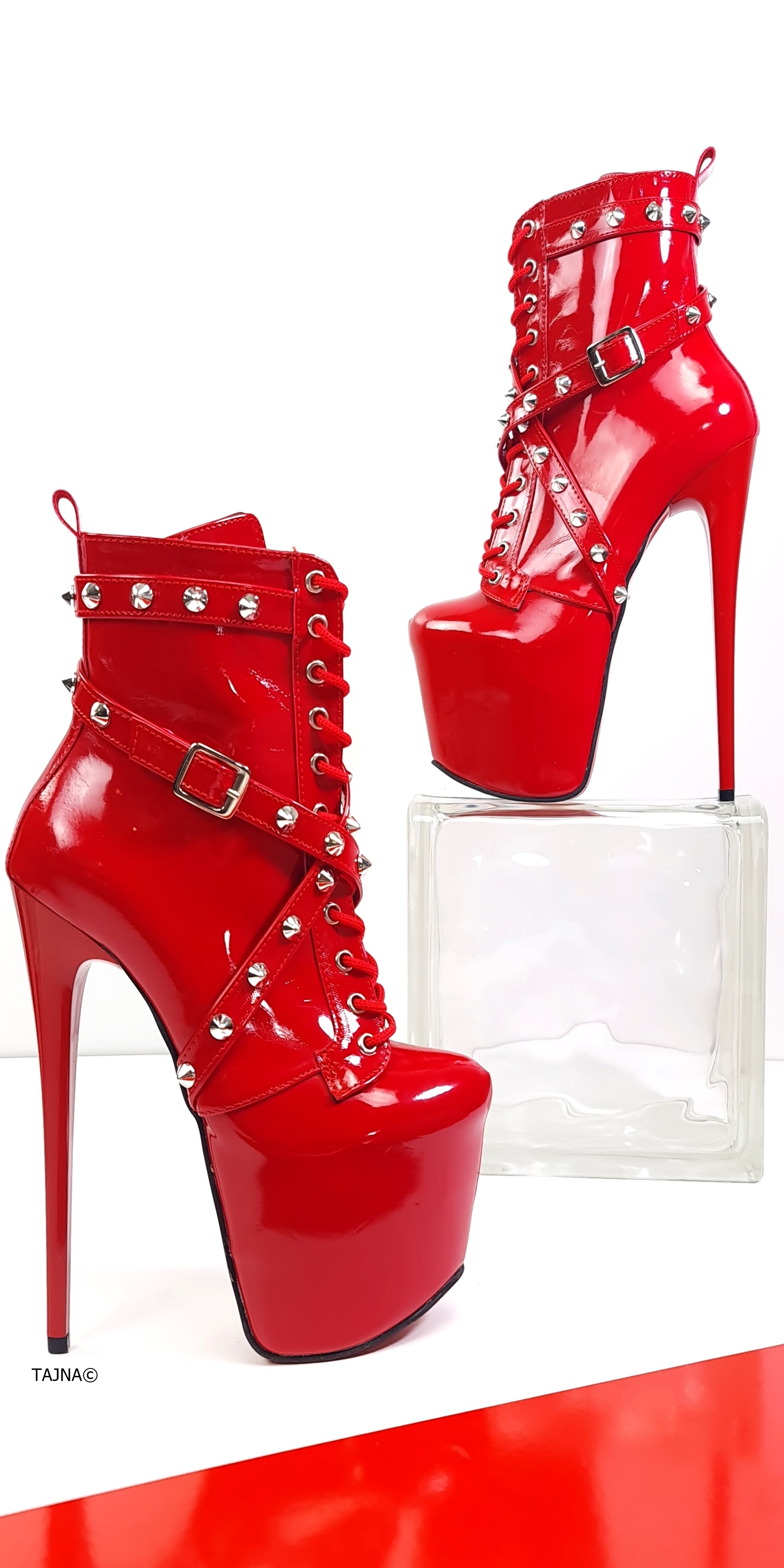 tajna-club-bondage-fetish-high-heel-boots-shoes