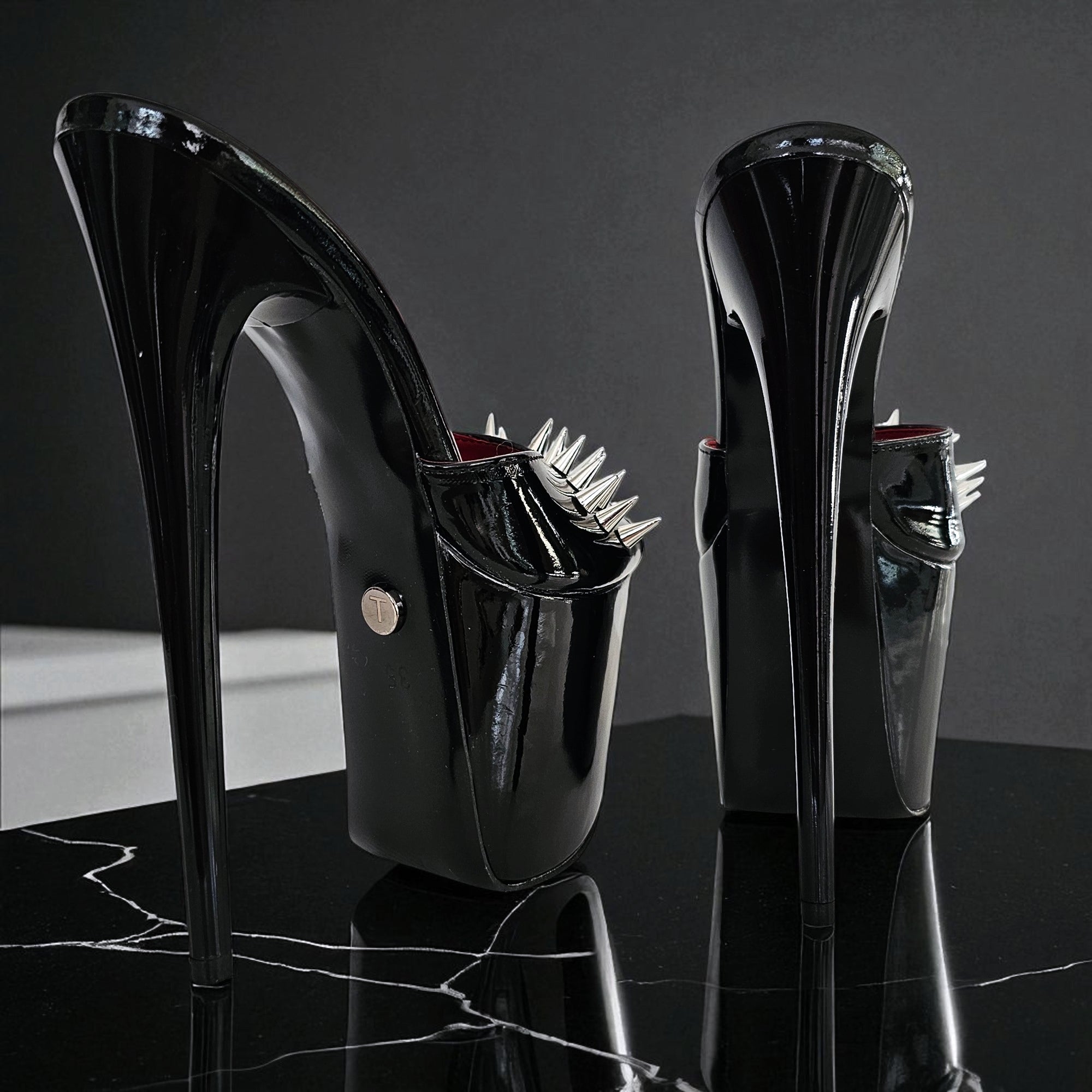 Venom Spike Black Gloss Spike Mules – Tajna Club