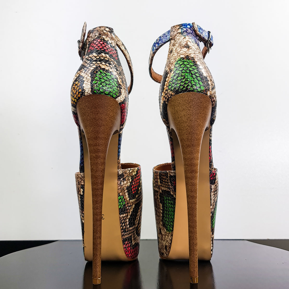 tajna heels