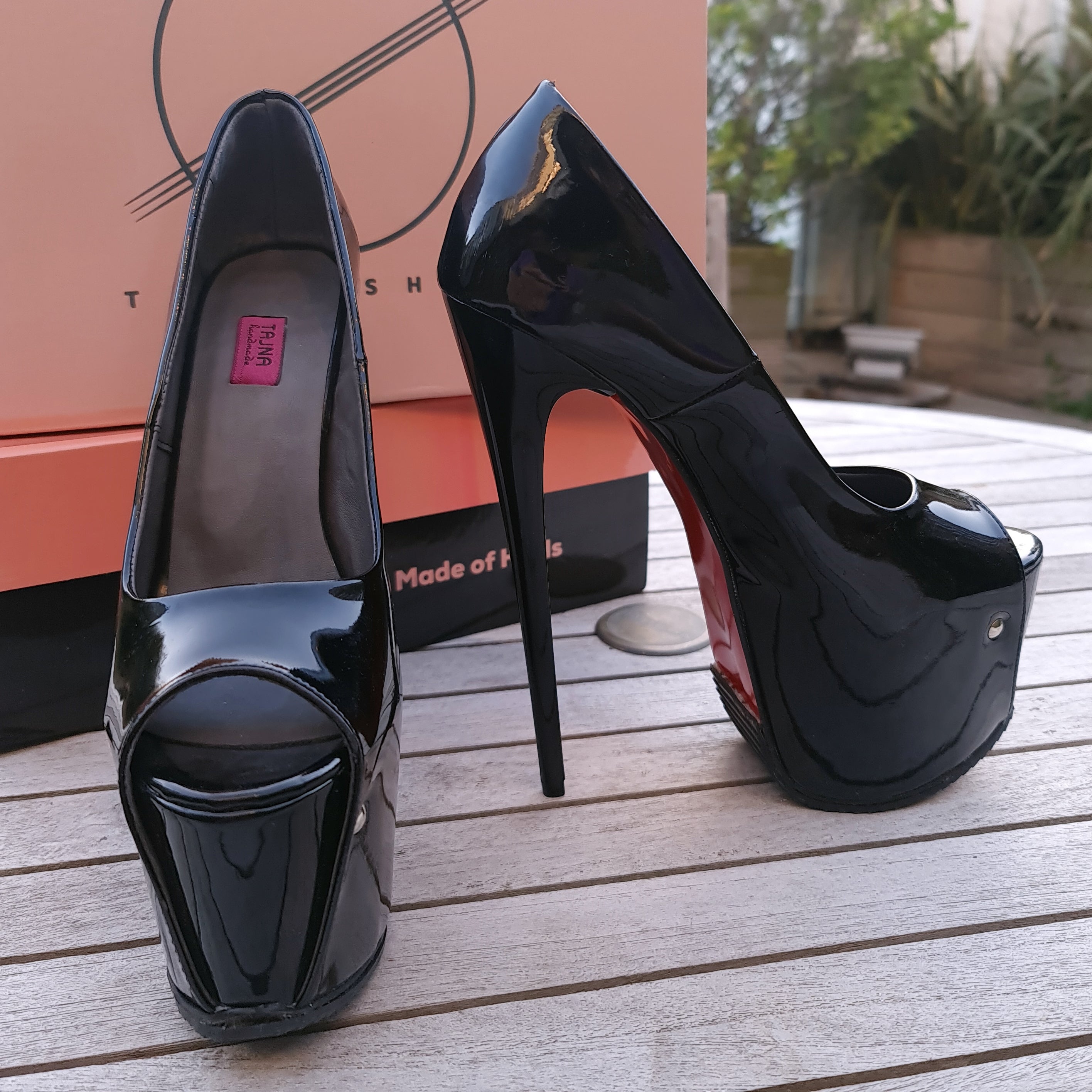 Half Serrated Sole Black Gloss Peep Toe Pumps | Tajna Shoes
