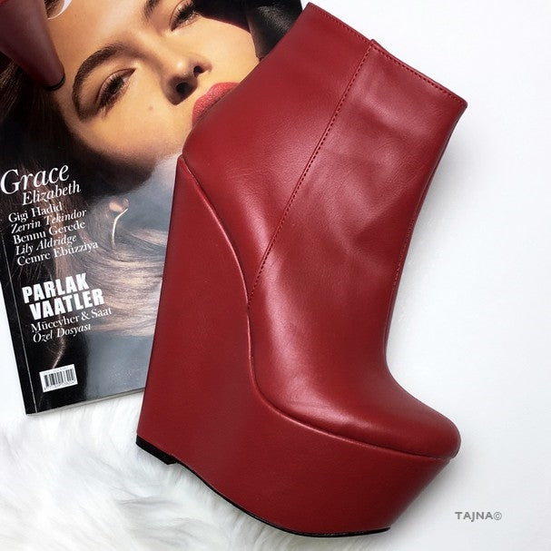 Red Ankle 17 cm Wedge Booties - Tajna Club
