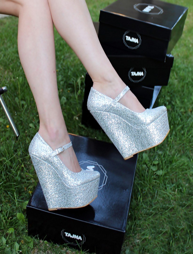 Silver Shiny Heel Wedge Shoes - Tajna Club