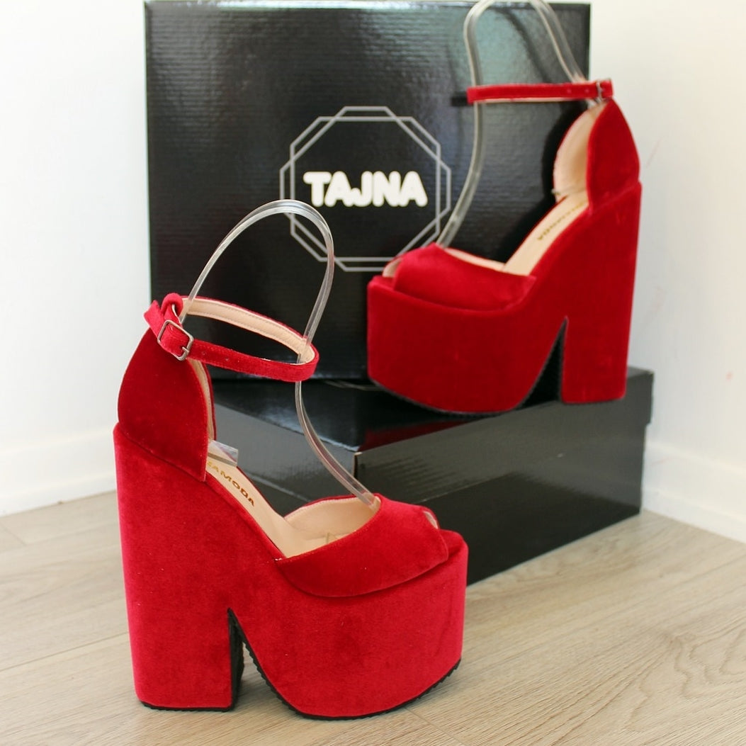 Dark red wedges store