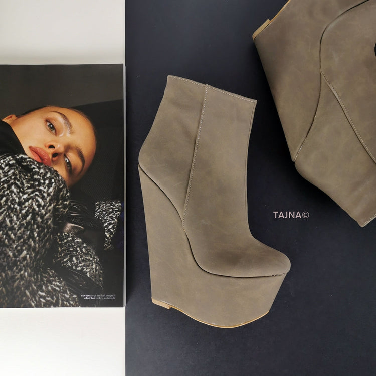 Dark Beige 17 cm Wedge Booties - Tajna Club