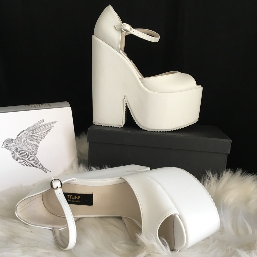 Tajna wedges discount